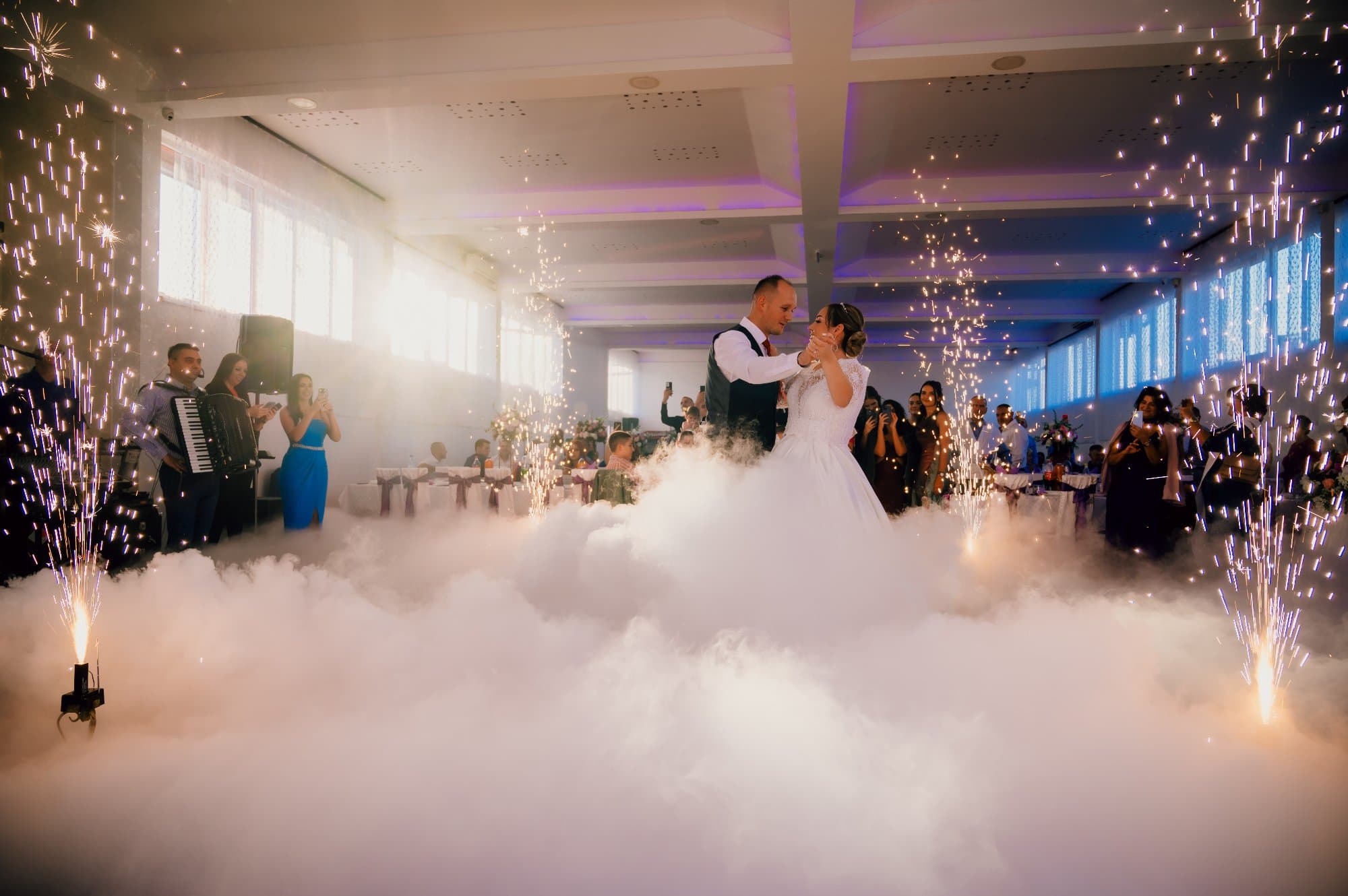 Niski dim za prvi ples 2