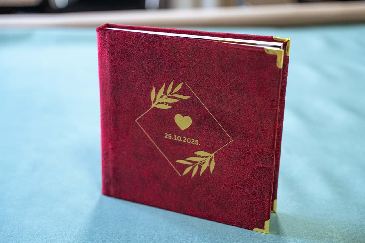 Magic Book Studio | Premium Photobook 📖✨ 10