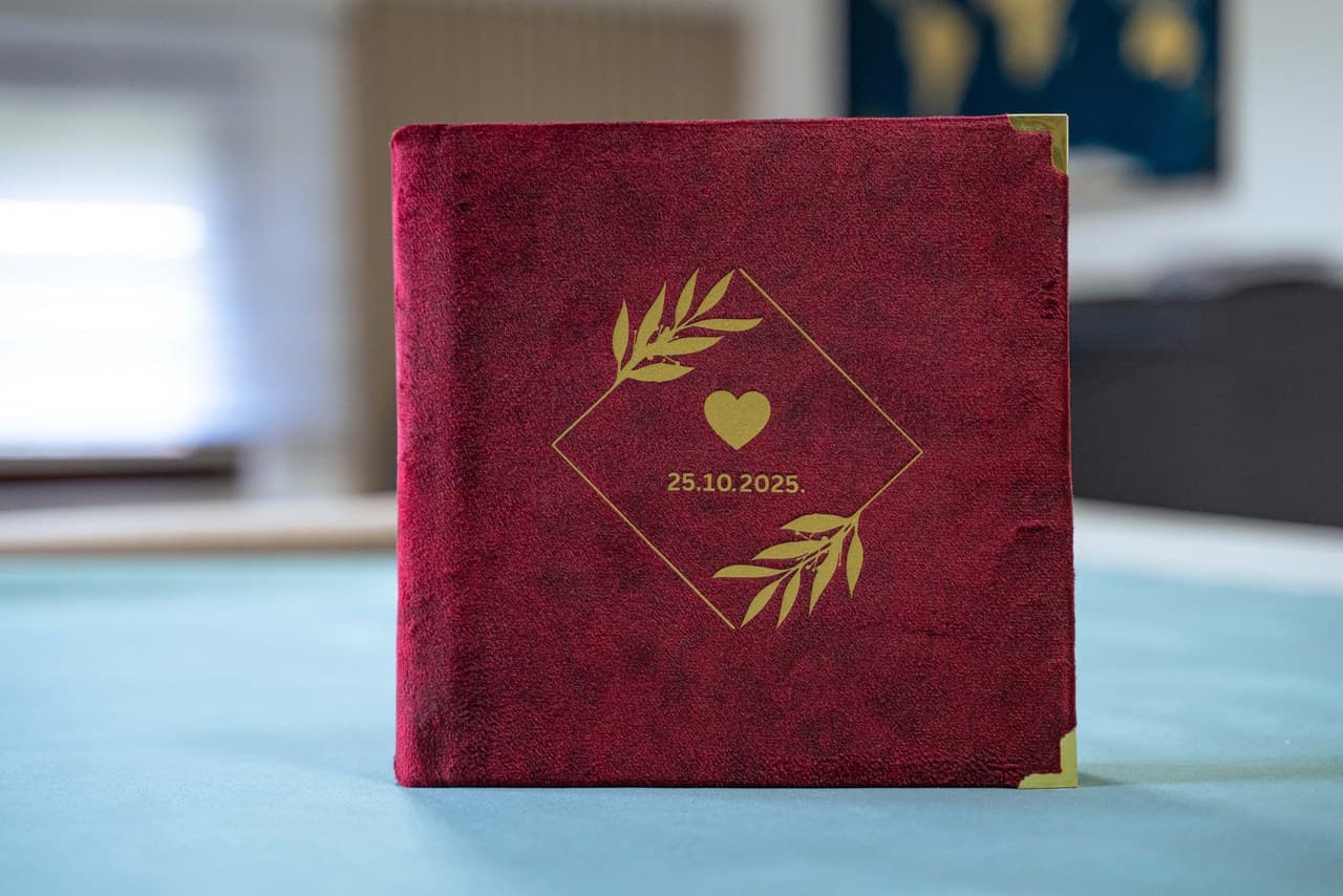 Magic Book Studio | Premium Photobook 📖✨ 12