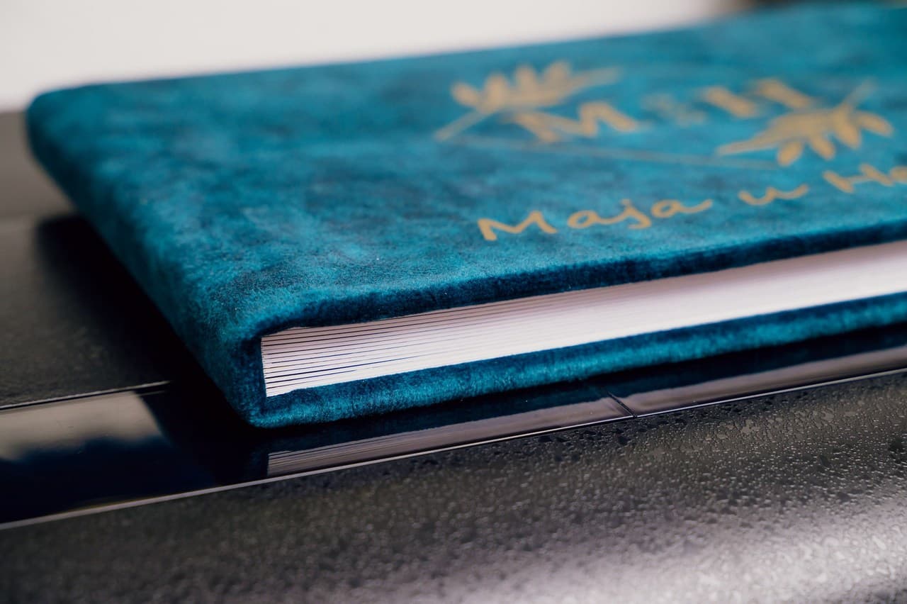 Magic Book Studio | Premium Photobook 📖✨ 24