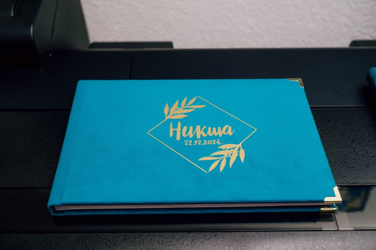 Magic Book Studio | Premium Photobook 📖✨ 30