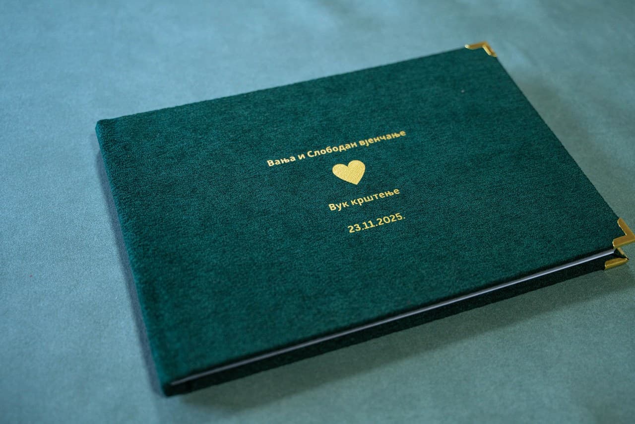 Magic Book Studio | Premium Photobook 📖✨ 36