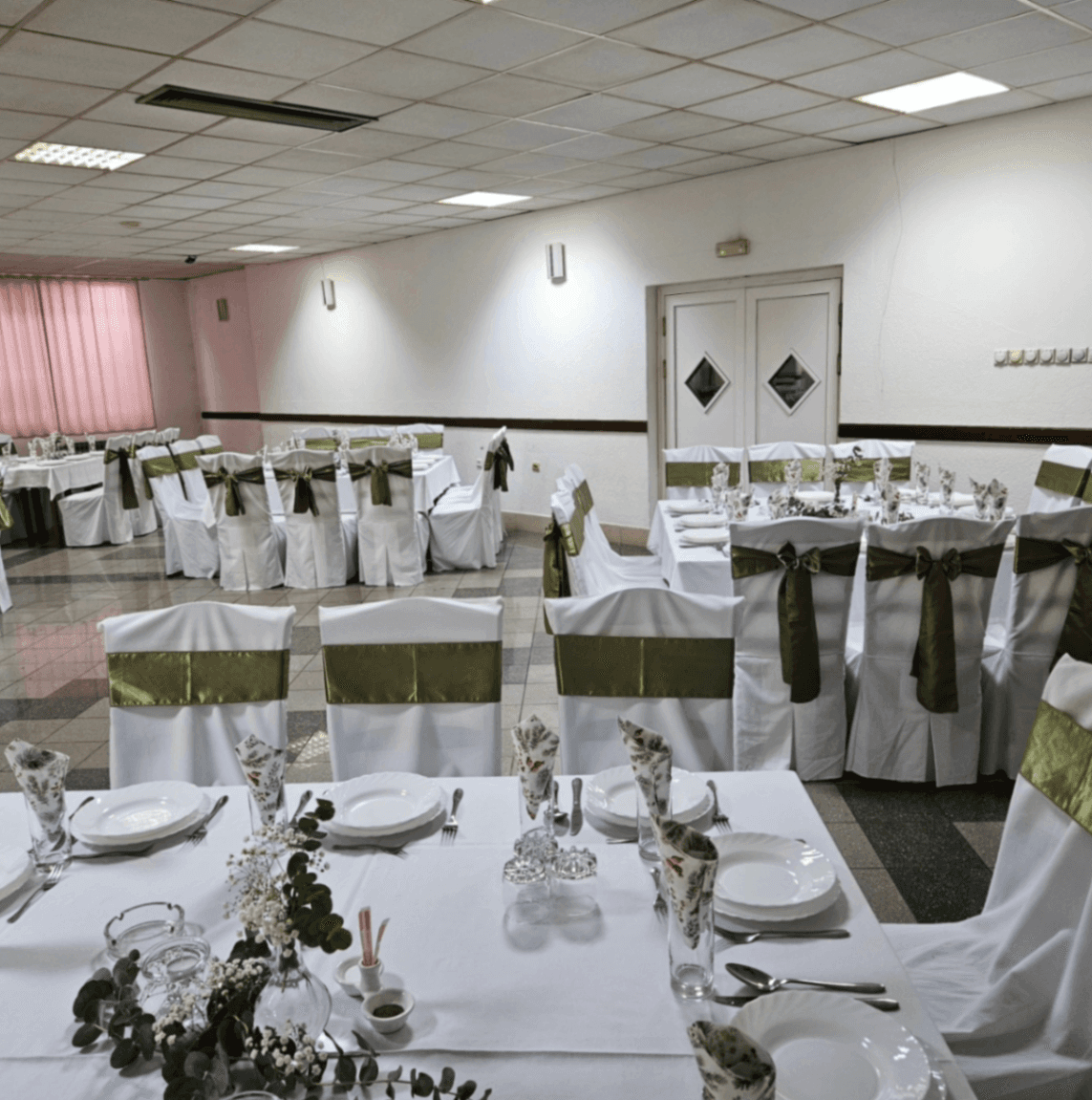 Dekoracija i aksesoari za vjenčanja i proslave 15