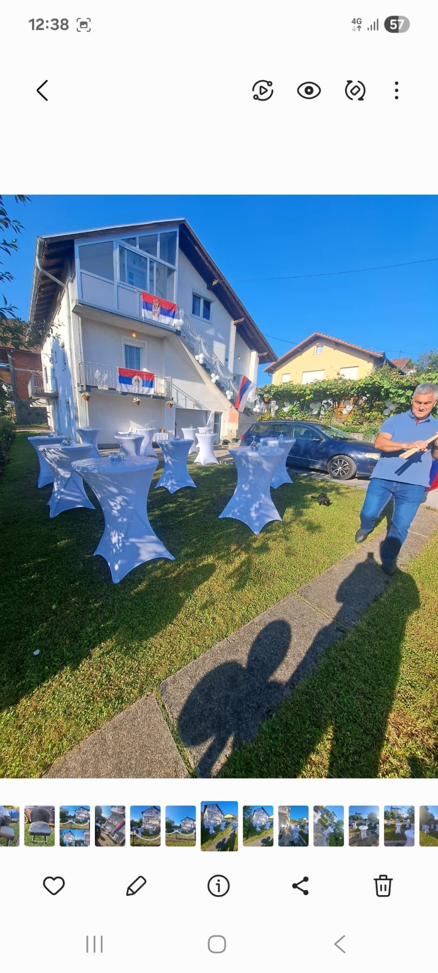 Iznajmljivanje visećih stolova, bijelih suncobrana, hladnjača, usluge konobara fotografija 3