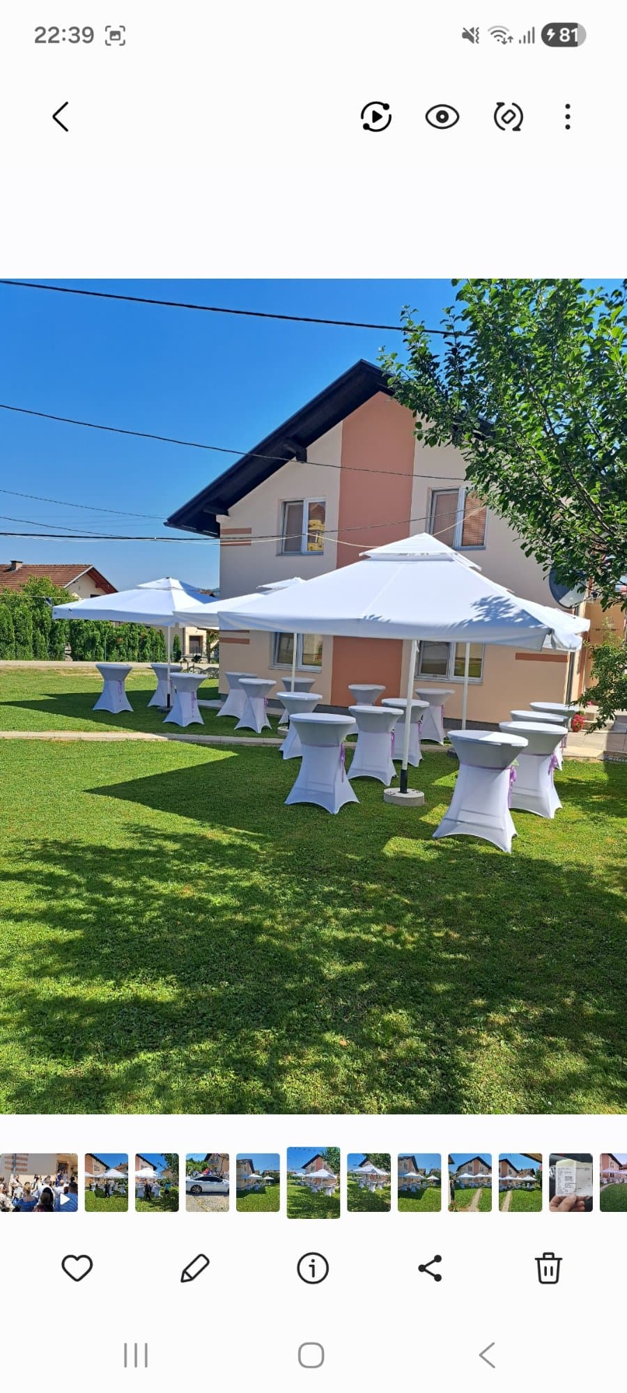 Iznajmljivanje visećih stolova, bijelih suncobrana, hladnjača, usluge konobara 10