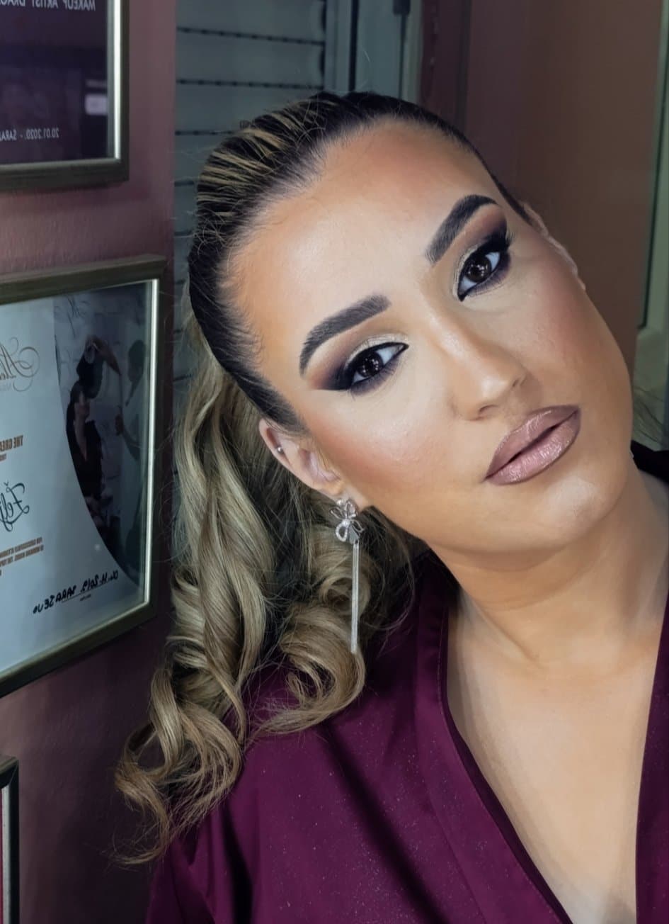 Profesionalno šminkanje i svečane frizure Željana Savić 19