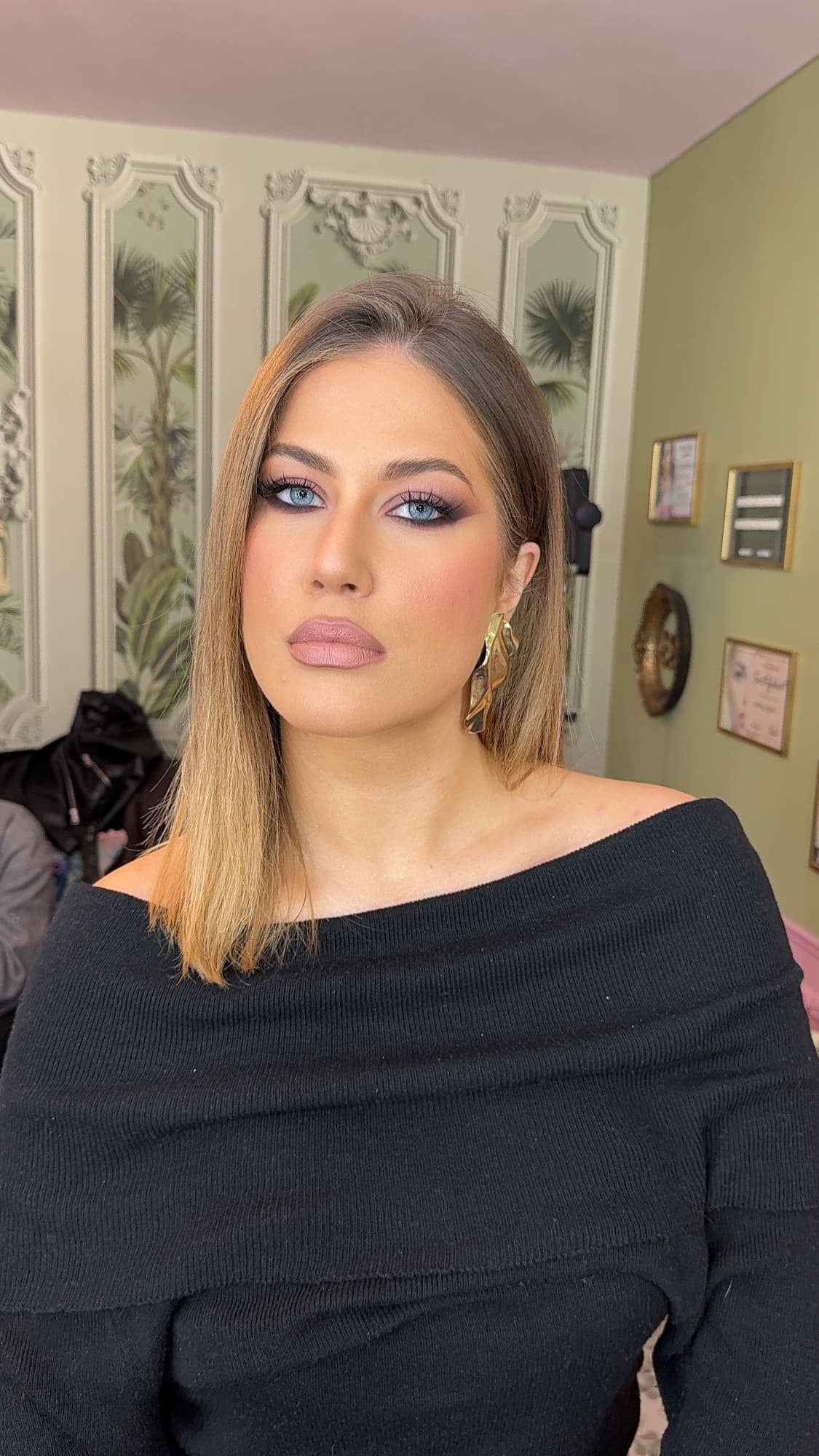 Profesionalno šminkanje i nail art fotografija 2