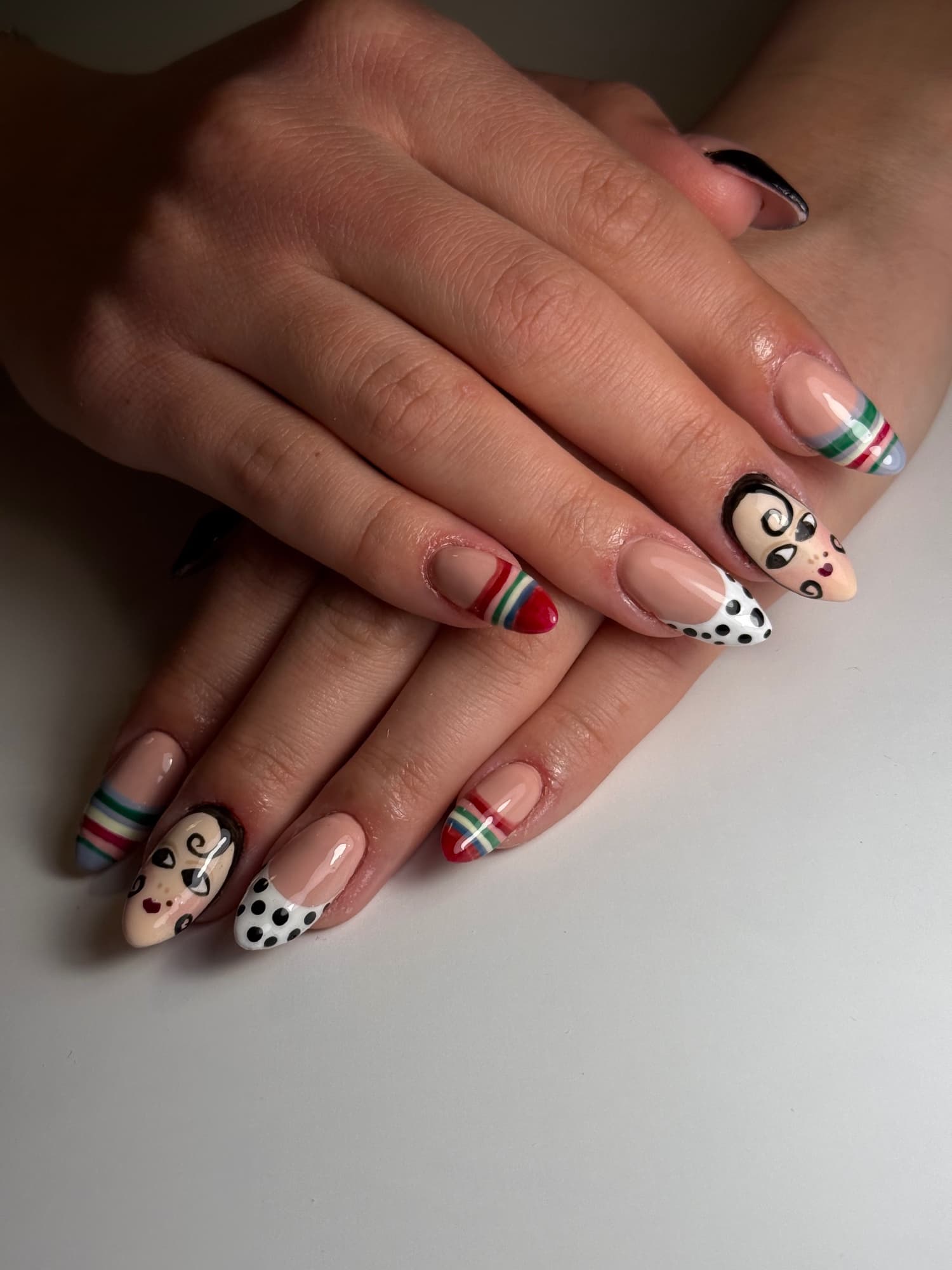 Profesionalno šminkanje i nail art 30