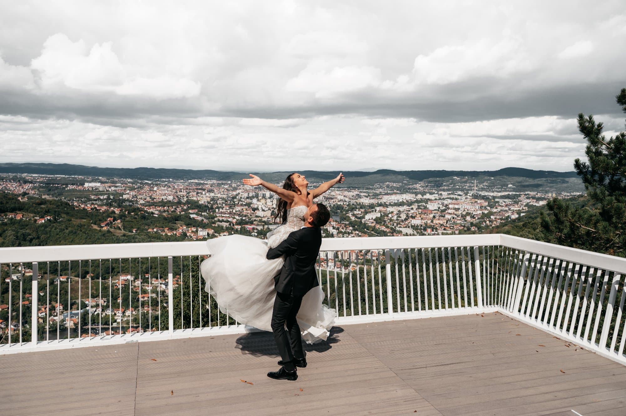 Golden_eye_studio_photography