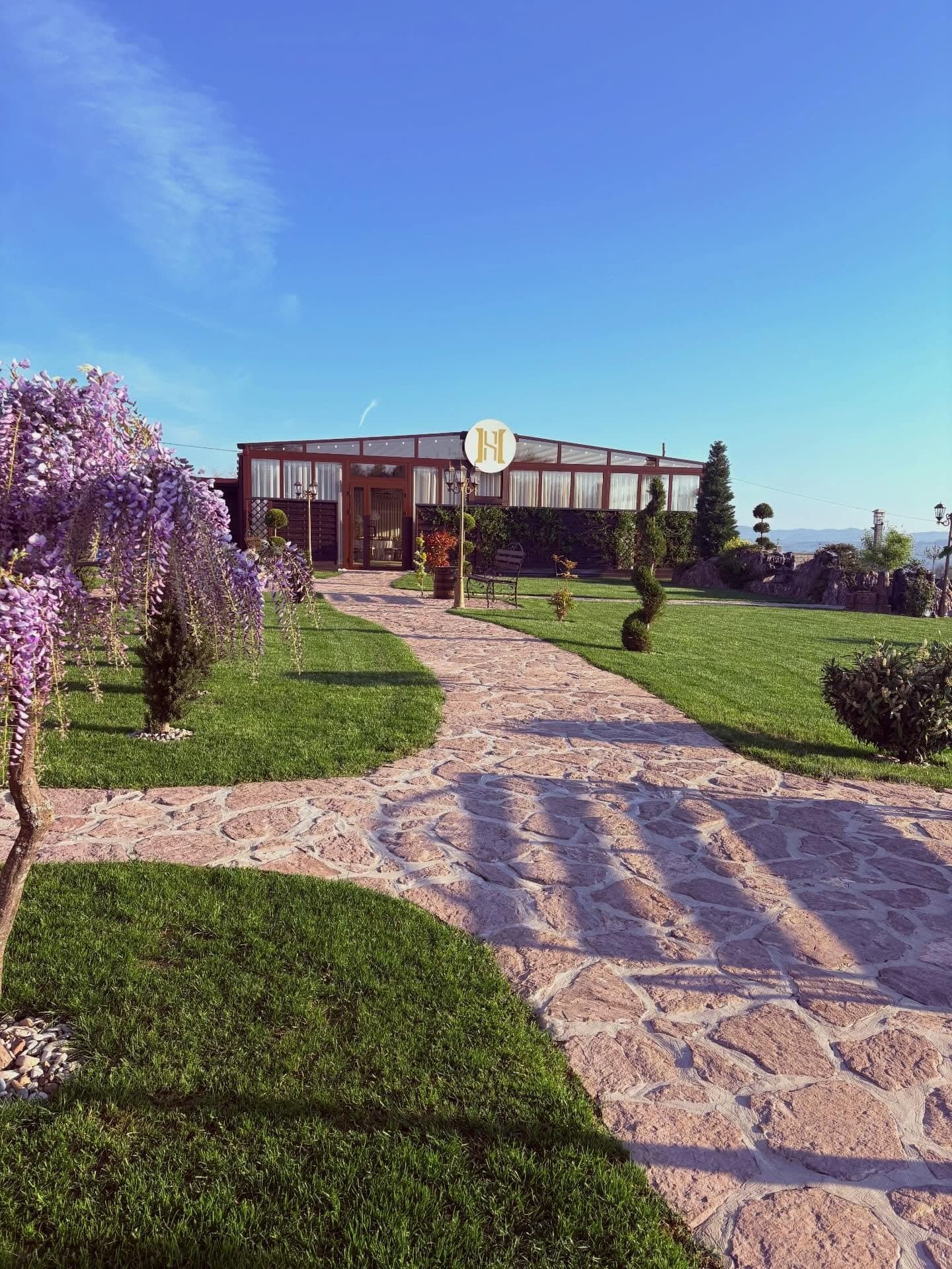 Hill Residence