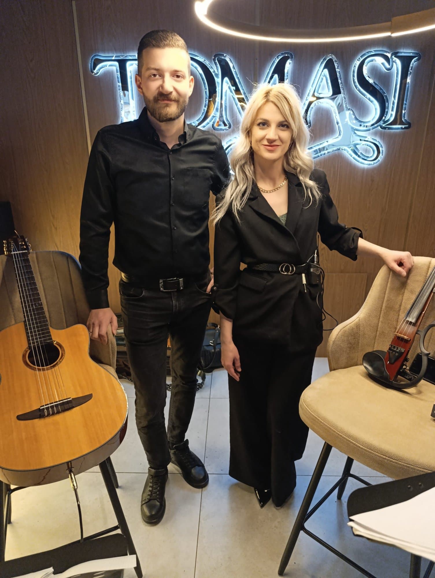 Akustični duo, gitara i violina fotografija 2