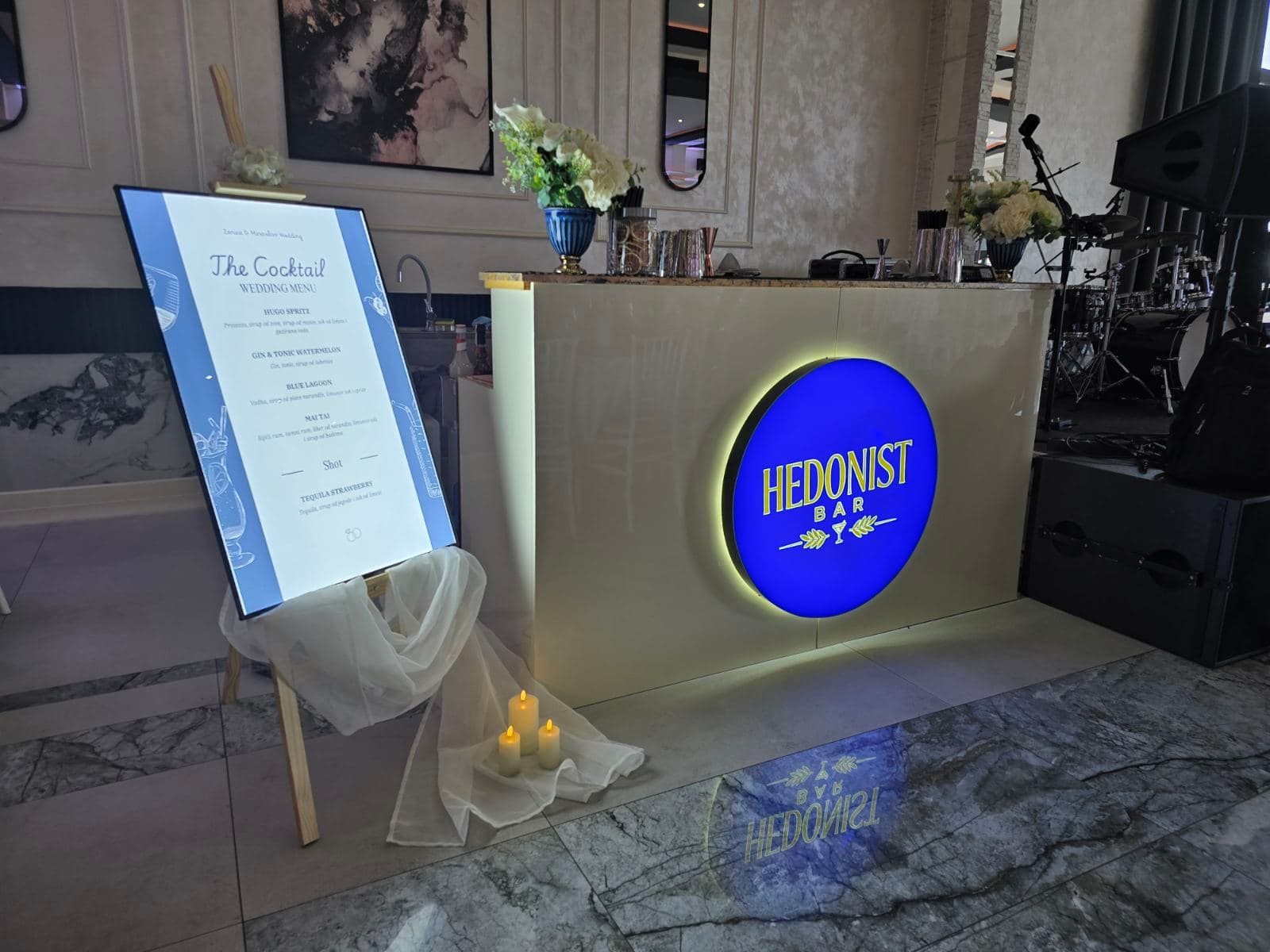 HEDONIST BAR